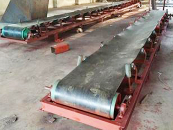 皮帶輸送機(jī)